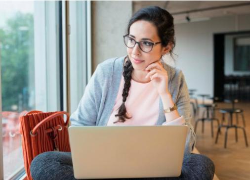 　　Laptop für Studenten: Darauf kommt es beim Kauf fürs Studium an